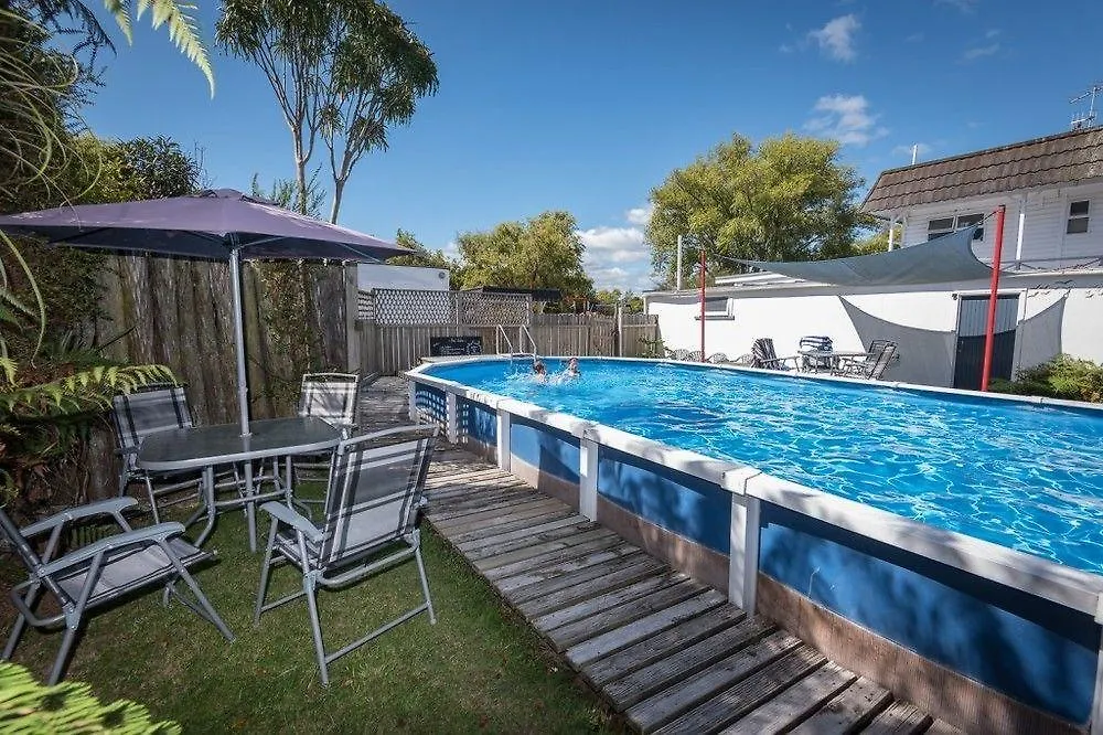 **  Cosy Cottage Thermal Holiday Park Rotorua New Zealand